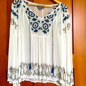 Vanessavirginia size 4petite  made in India. Sheet with Amazing embroidery